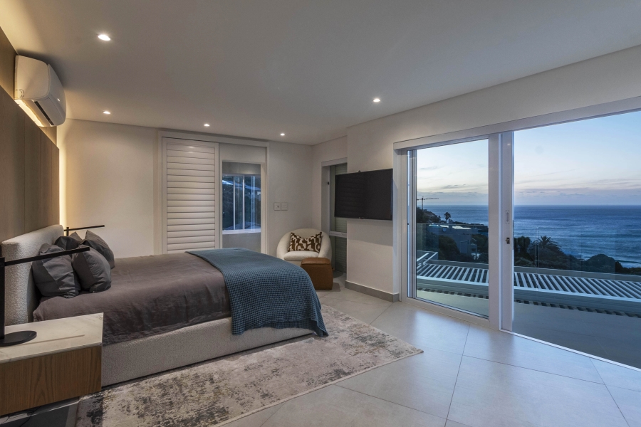 To Let 4 Bedroom Property for Rent in Llandudno Western Cape